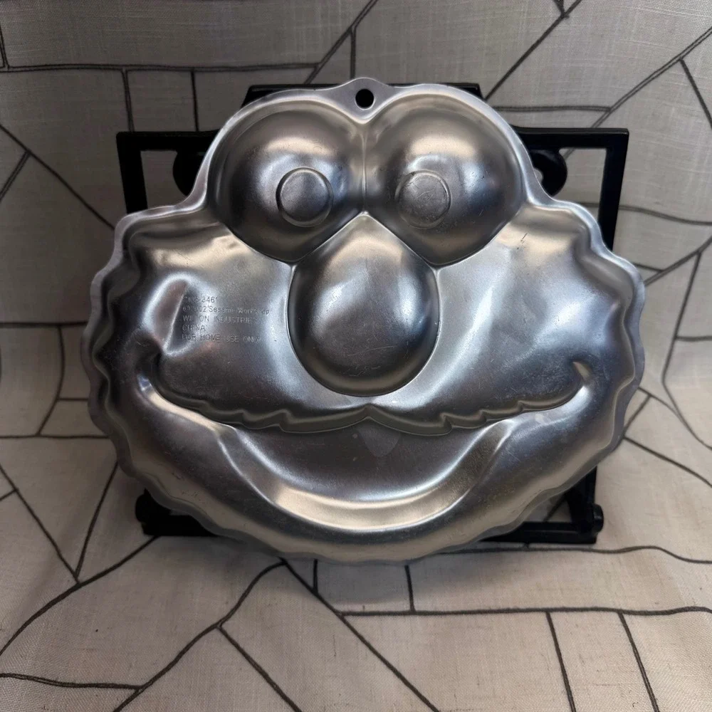 Wilton Cake Pan 12in Silver Elmo Sesame Street Face Aluminum 2105-3461 2002 READ
